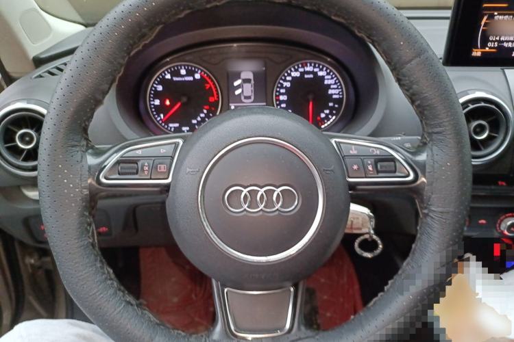 Used Audi A3 2014 Limousine 35 TFSI Automatic Fashion Model Steering Wheel