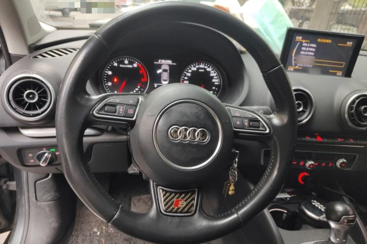 Used Audi A3 2014 Limousine 35 TFSI Automatic Comfort Model Steering Wheel