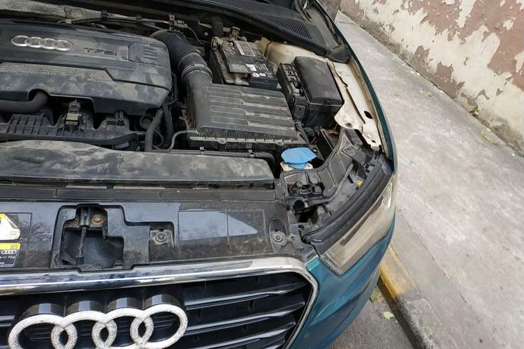 Used Audi A3 2014 Limousine 40 TFSI S line Luxury Model Engine Bay Left