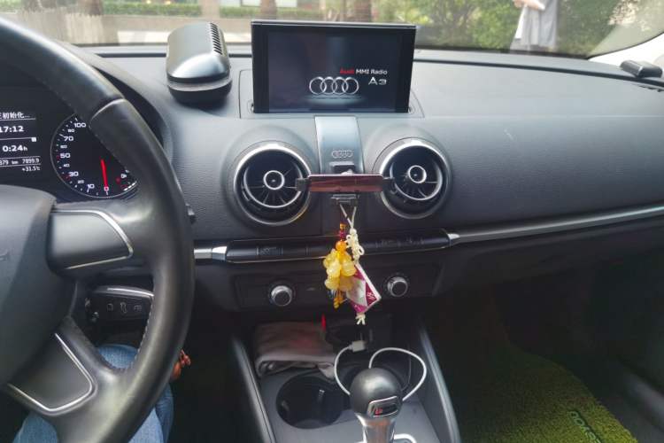 Used Audi A3 2014 Sportback 35 TFSI Automatic Ambition Edition Audio And AC Panel