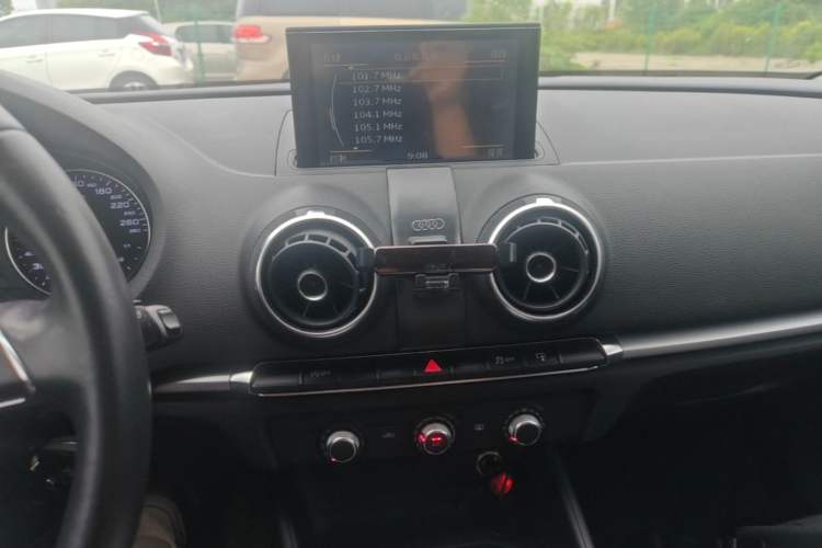 Used Audi A3 2014 Sportback 35 TFSI Automatic Ambition Edition Audio And AC Panel