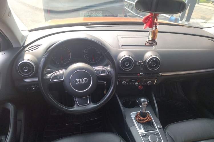 Used Audi A3 2014 Sportback 35 TFSI Automatic Comfort Model Center Console