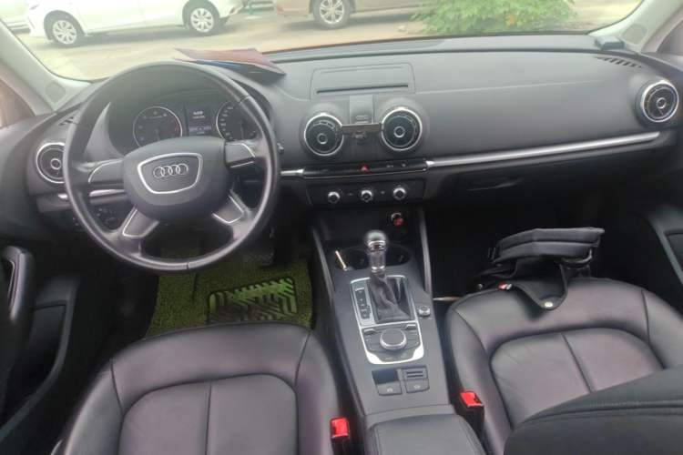 Used Audi A3 2014 Sportback 35 TFSI Automatic Ambition Edition Center Console