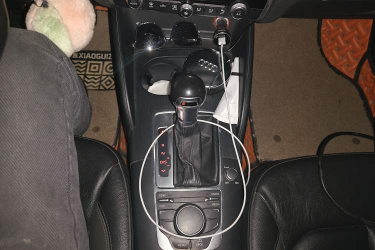 Used Audi A3 2014 Sportback 35 TFSI Automatic Comfort Model Gear Lever