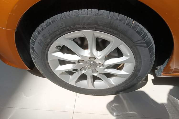 Used Audi A3 2014 Sportback 35 TFSI Automatic Ambition Edition Left Front Wheel Hub