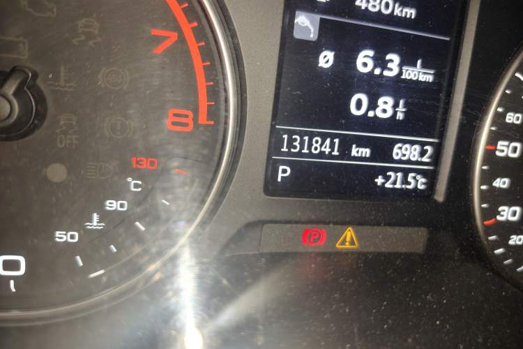 Used Audi A3 2014 Sportback 35 TFSI Automatic Comfort Model Odometer Close Up