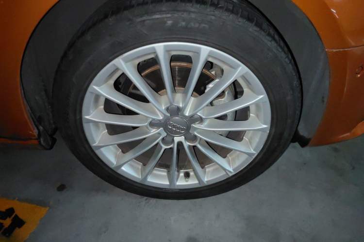 Used Audi A3 2014 Sportback 35 TFSI Automatic Luxury Model Right Front Wheel Hub