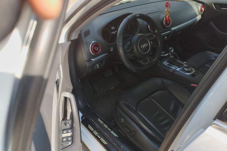 Used Audi A3 2014 Sportback 35 TFSI Automatic Comfort Model Driver Seat