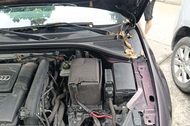 Used Audi A3 2014 Limousine 35 TFSI Automatic Comfort Model Engine Bay Left