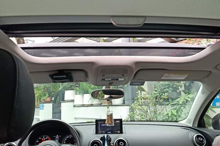 Used Audi A3 2014 Limousine 35 TFSI Automatic Comfort Model Headliner