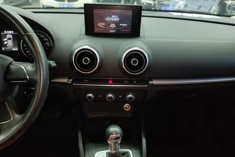 Used Audi A3 2014 Sportback 35 TFSI Automatic Ambition Edition Audio And AC Panel