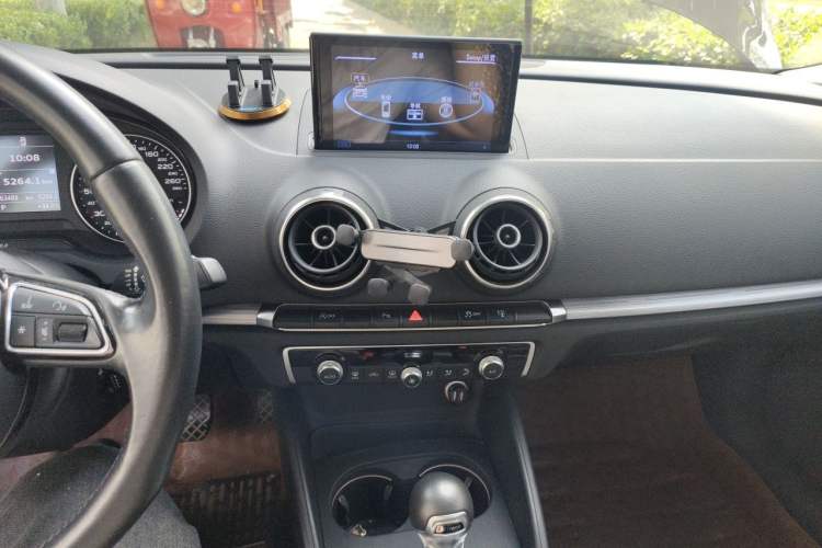 Used Audi A3 2014 Limousine 35 TFSI Automatic Comfort Model Audio And AC Panel
