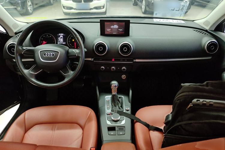 Used Audi A3 2014 Sportback 35 TFSI Automatic Ambition Edition Center Console