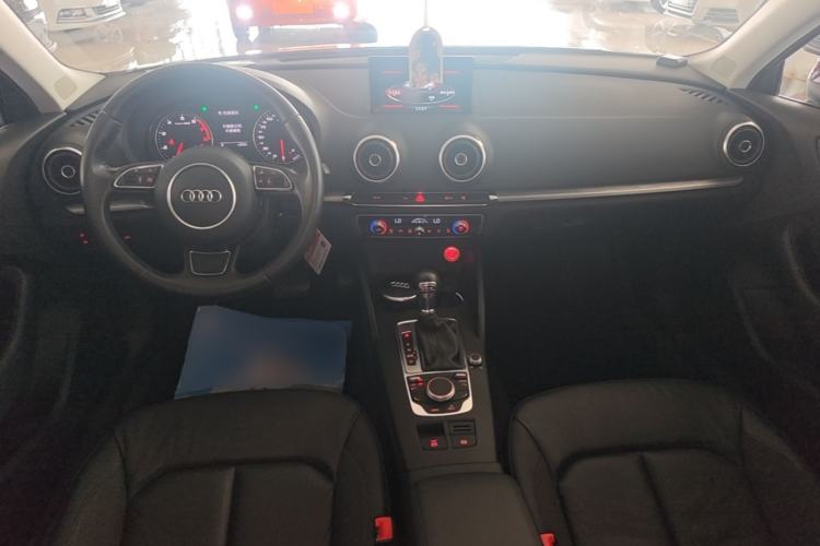 Used Audi A3 2014 Sportback 35 TFSI Automatic Comfort Model Center Console
