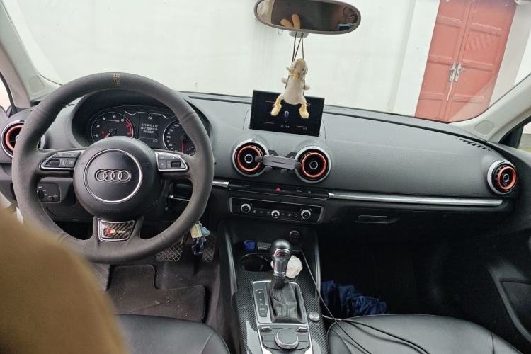 Used Audi A3 2014 Sportback 40 TFSI S line Comfort Model Center Console
