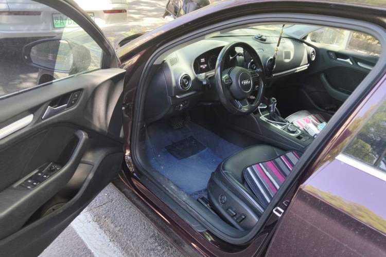 Used Audi A3 2014 Limousine 35 TFSI Automatic Fashion Model Driver Seat