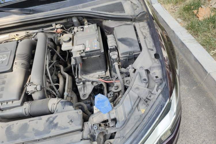 Used Audi A3 2014 Limousine 35 TFSI Automatic Comfort Model Engine Bay Left