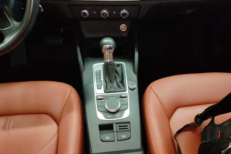 Used Audi A3 2014 Sportback 35 TFSI Automatic Ambition Edition Gear Lever