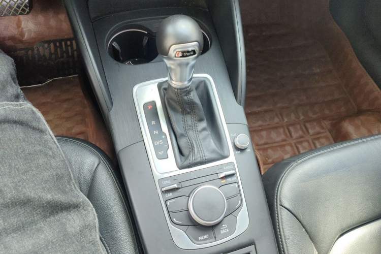 Used Audi A3 2014 Limousine 35 TFSI Automatic Comfort Model Gear Lever