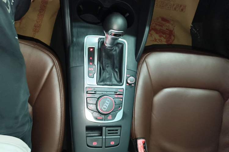 Used Audi A3 2014 Limousine 35 TFSI Automatic Fashion Model Gear Lever
