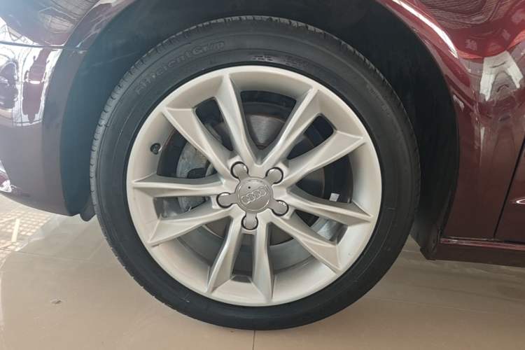 Used Audi A3 2014 Sportback 35 TFSI Automatic Comfort Model Left Front Wheel Hub
