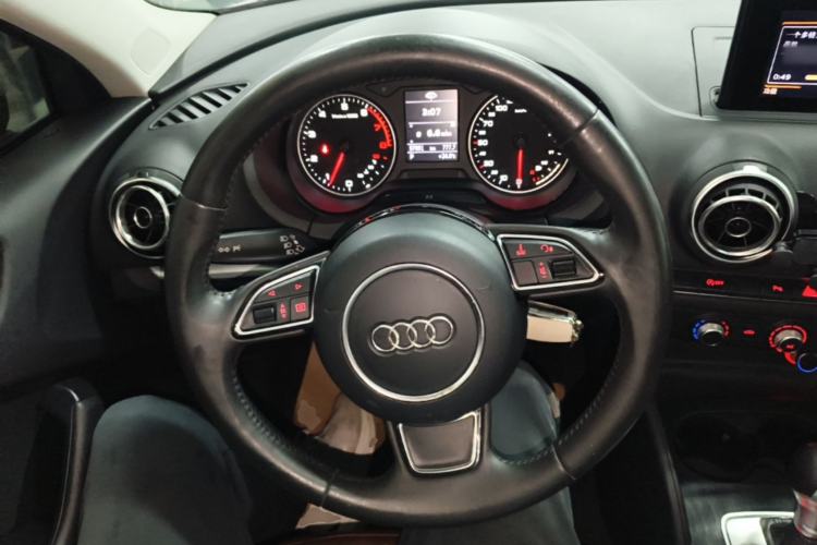 Used Audi A3 2014 Limousine 35 TFSI Automatic Fashion Model Steering Wheel