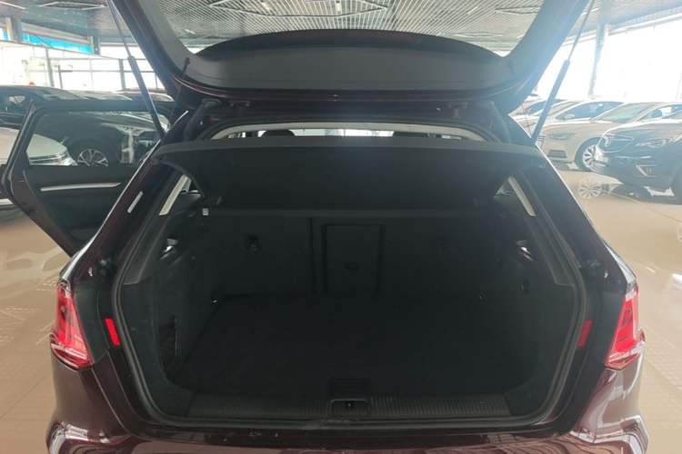 Used Audi A3 2014 Sportback 35 TFSI Automatic Comfort Model Trunk