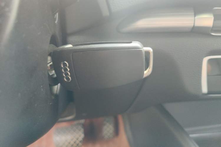 Used Audi A3 2014 Limousine 35 TFSI Automatic Comfort Model Vehicle Key