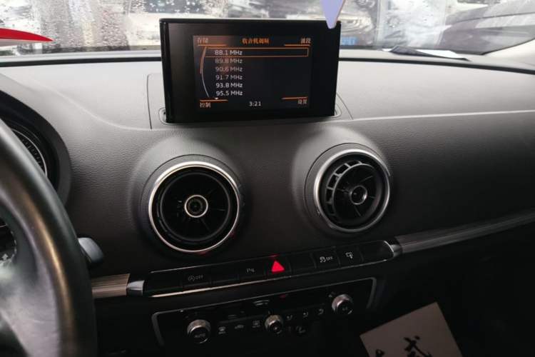 Used Audi A3 2014 Sportback 35 TFSI Automatic Comfort Model Audio And AC Panel