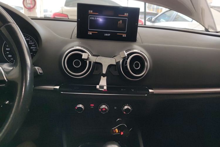 Used Audi A3 2014 Limousine 35 TFSI Automatic Advanced Model Audio And AC Panel