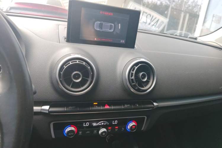Used Audi A3 2014 Limousine 35 TFSI Automatic Comfort Model Audio And AC Panel