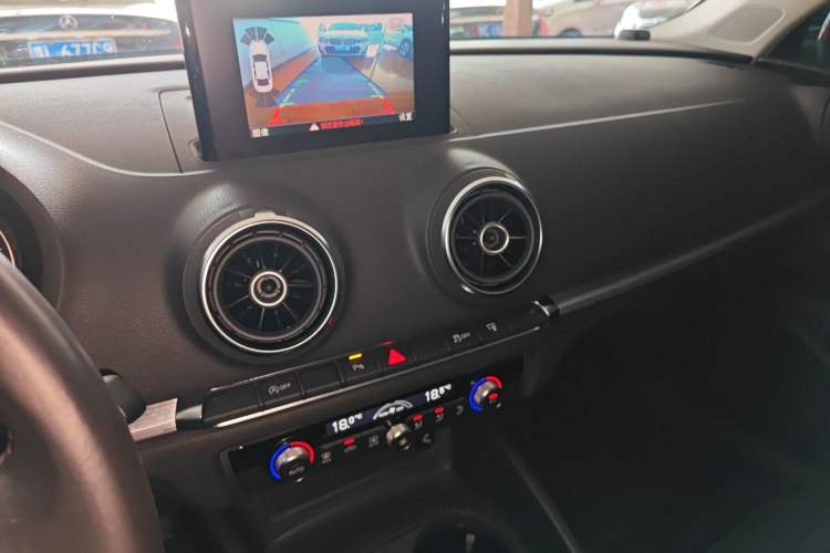 Used Audi A3 2014 Limousine 35 TFSI Automatic Comfort Model Audio And AC Panel