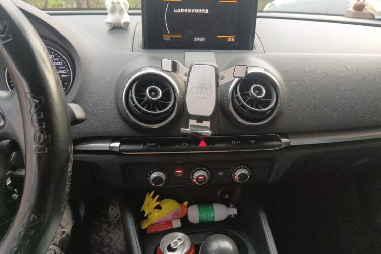 Used Audi A3 2014 Sportback 35 TFSI Automatic Style Edition Audio And AC Panel