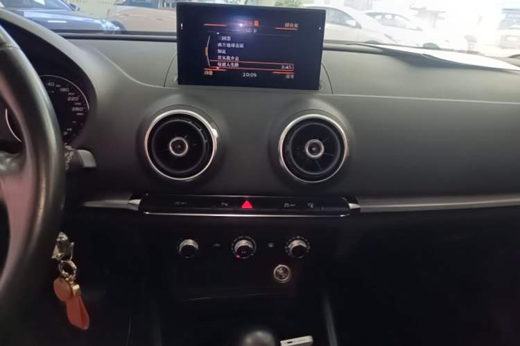 Used Audi A3 2014 Sportback 35 TFSI Automatic Style Edition Audio And AC Panel