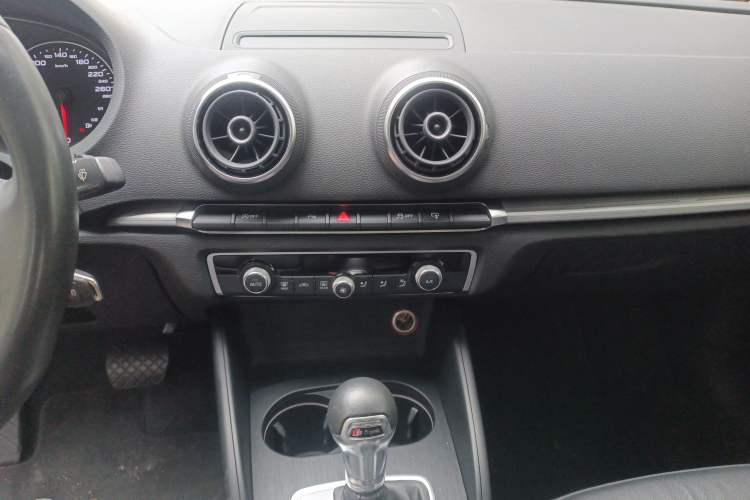Used Audi A3 2014 Limousine 35 TFSI Automatic Comfort Model Audio And AC Panel