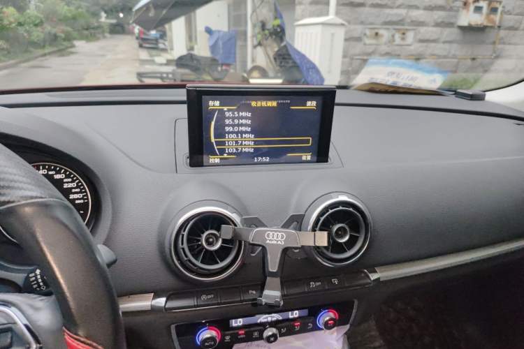 Used Audi A3 2014 Limousine 35 TFSI Automatic Comfort Model Audio And AC Panel