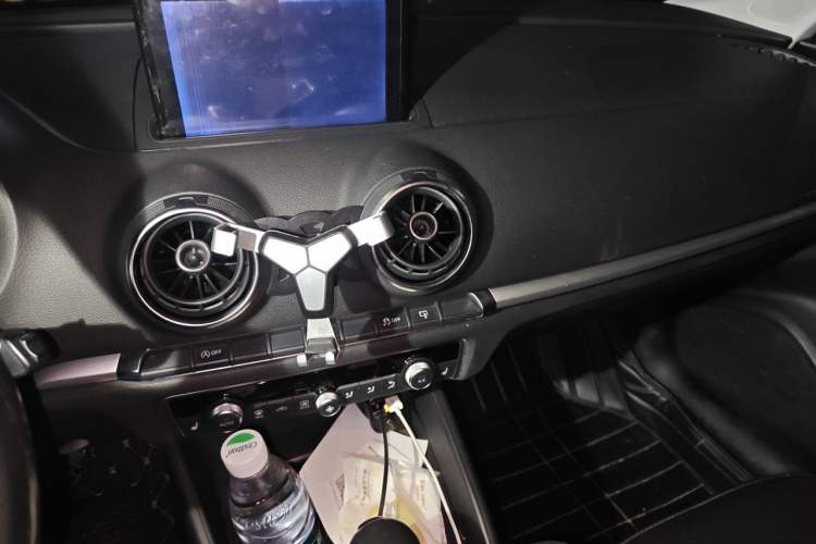 Used Audi A3 2014 Sportback 35 TFSI Automatic Ambition Edition Audio And AC Panel