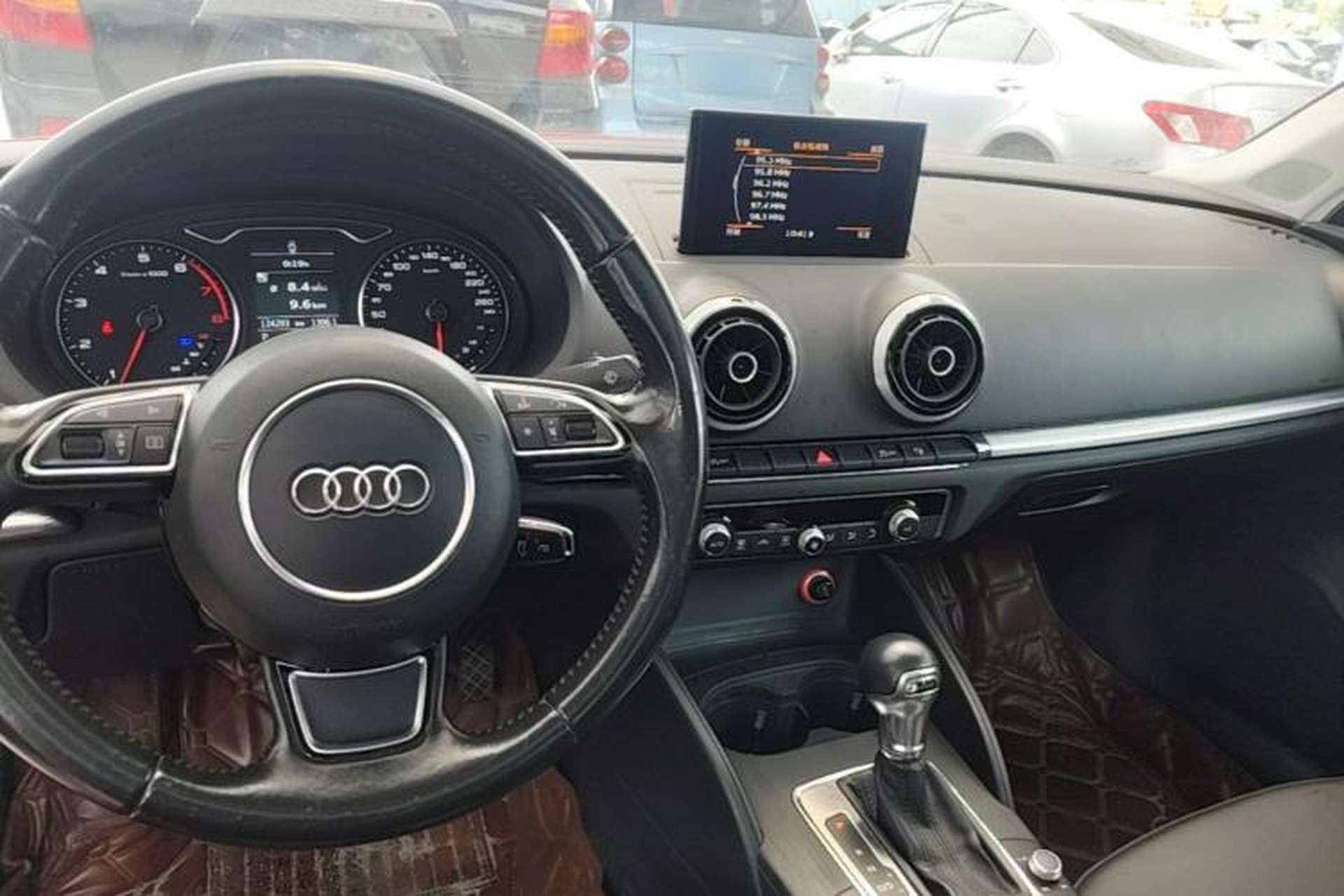 Used Audi A3 2014 Limousine 40 TFSI S line Comfort Model Center Console