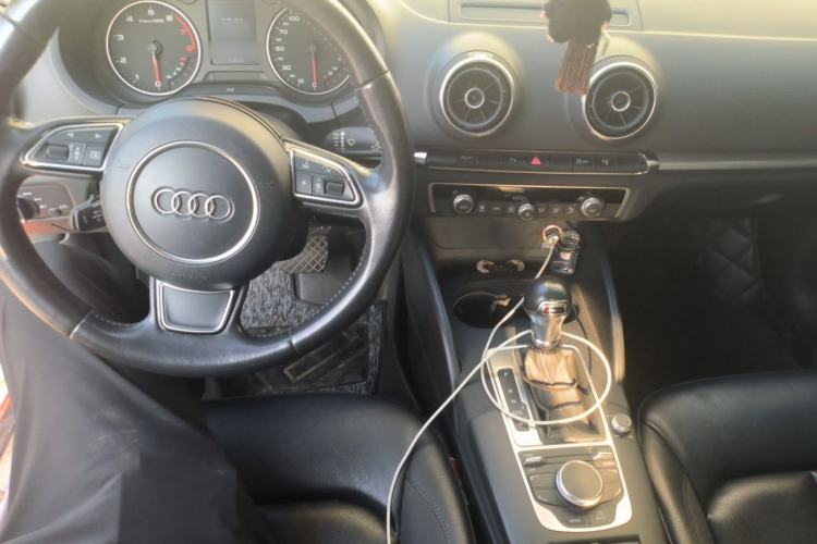 Used Audi A3 2014 Sportback 35 TFSI Automatic Comfort Model Center Console