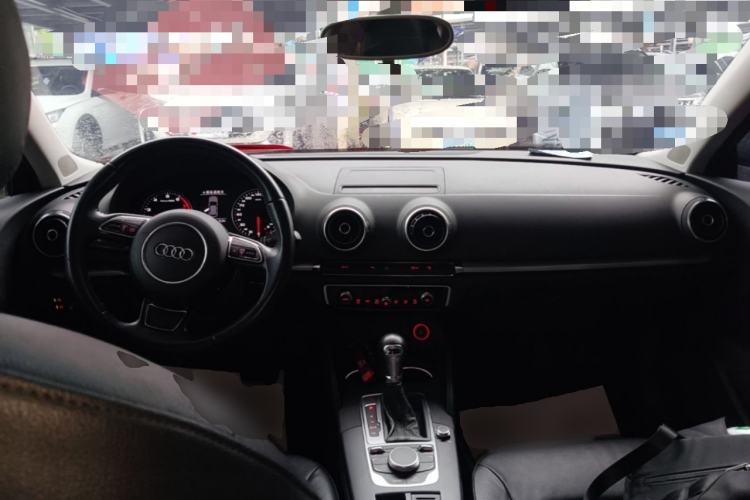 Used Audi A3 2014 Sportback 35 TFSI Automatic Comfort Model Center Console