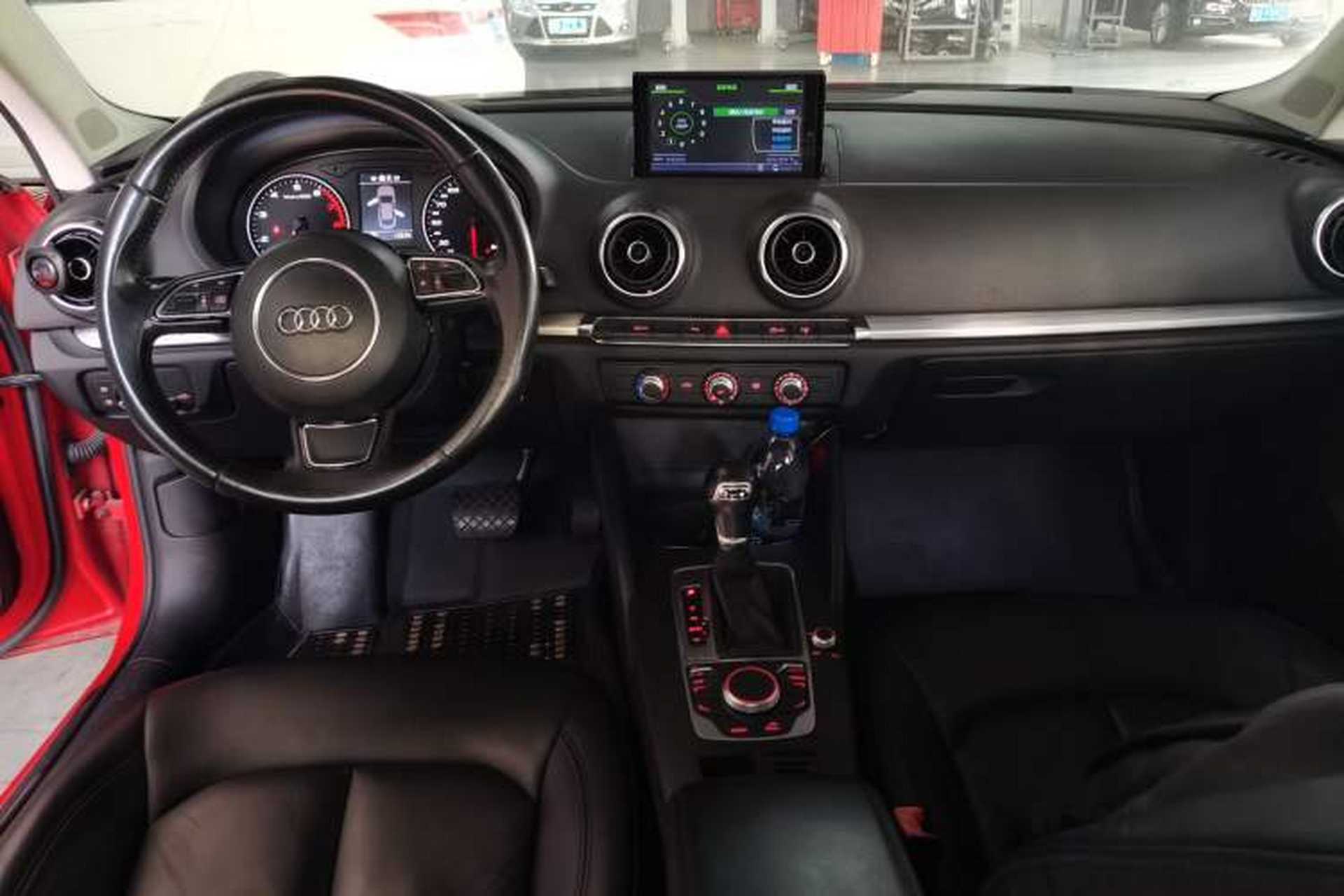 Used Audi A3 2014 Limousine 35 TFSI Automatic Fashion Model Center Console