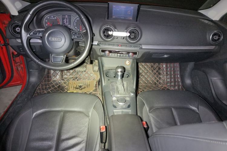 Used Audi A3 2014 Sportback 35 TFSI Automatic Comfort Model Center Console