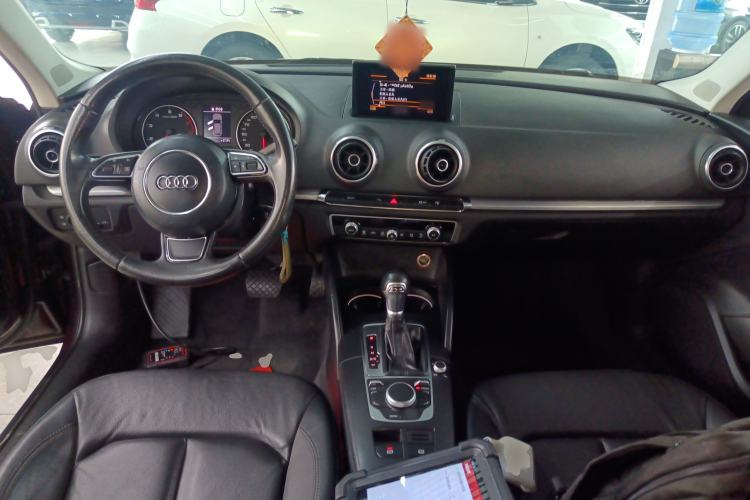 Used Audi A3 2014 Sportback 35 TFSI Automatic Comfort Model Center Console