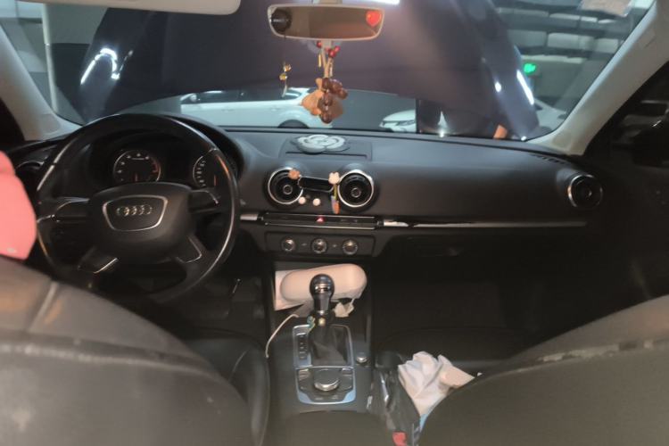 Used Audi A3 2014 Sportback 35 TFSI Automatic Ambition Edition Center Console
