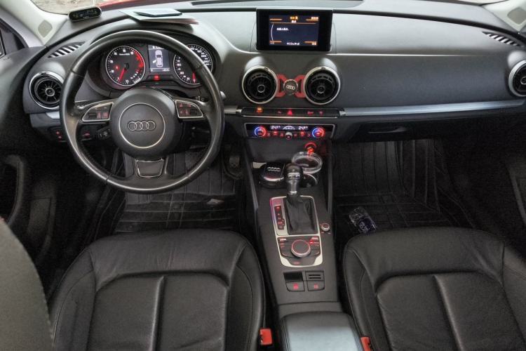 Used Audi A3 2014 Sportback 35 TFSI Automatic Comfort Model Center Console