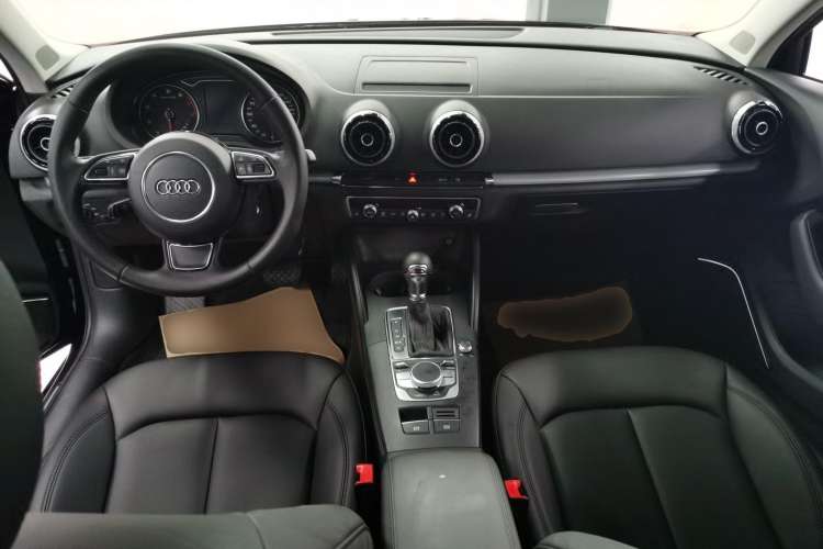 Used Audi A3 2014 Limousine 40 TFSI S line Luxury Model Center Console