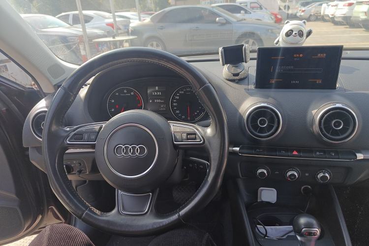 Used Audi A3 2014 Sportback 35 TFSI Automatic Style Edition Center Console