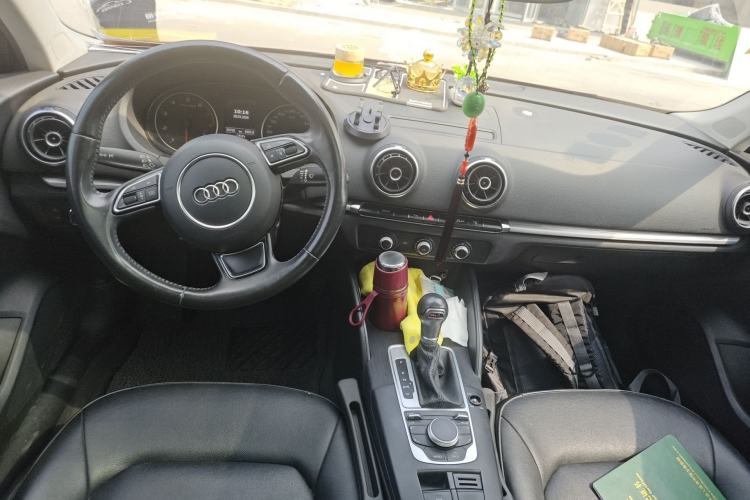 Used Audi A3 2014 Limousine 35 TFSI Automatic Fashion Model Center Console