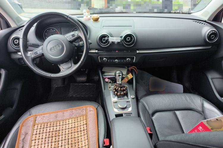 Used Audi A3 2014 Limousine 35 TFSI Automatic Comfort Model Center Console
