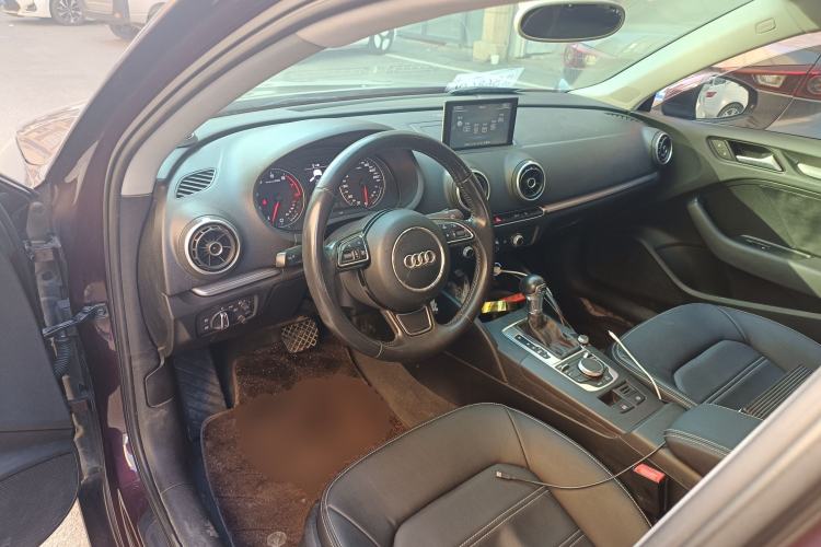 Used Audi A3 2014 Limousine 35 TFSI Automatic Fashion Model Center Console